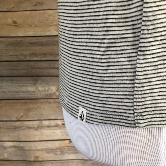 *Volcom She Shell Tee* - Picture 4 of 7